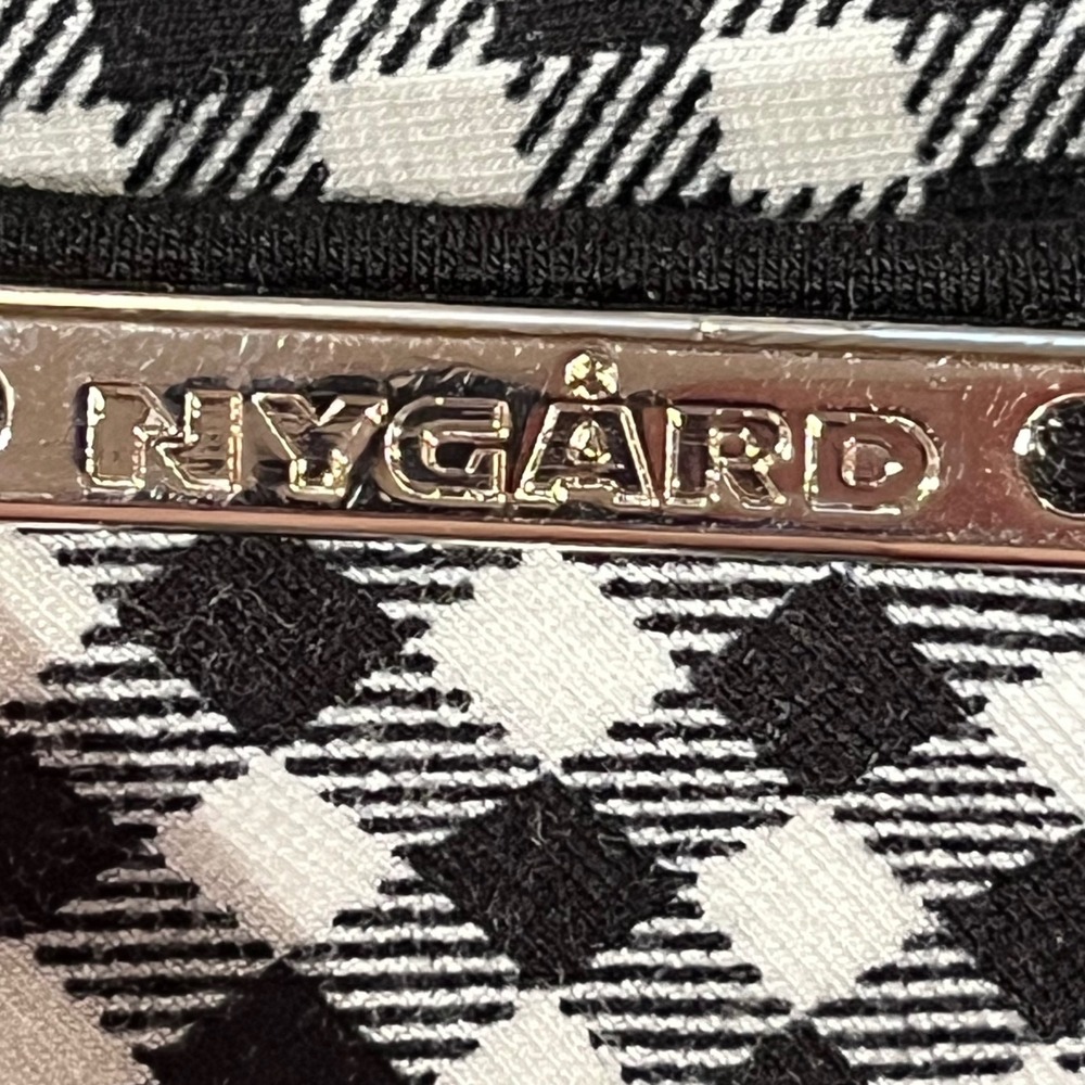 Nygard Luxe Slims Women Plus 2X Black White Gingham Checkered Capri Pants‎ 20-22
